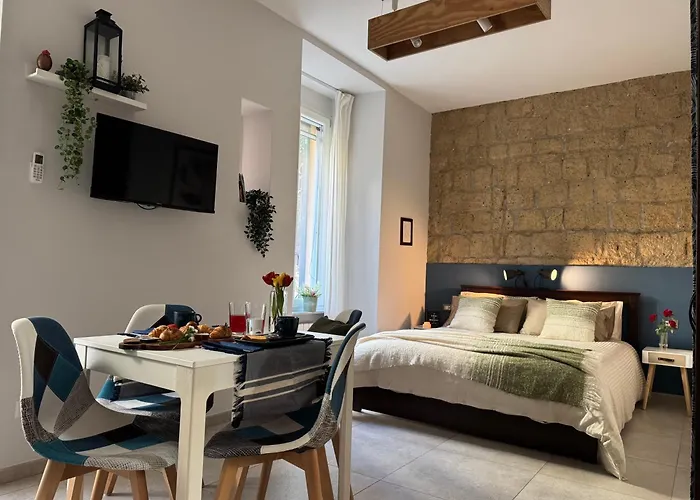 Mirea Apartments - Napoli